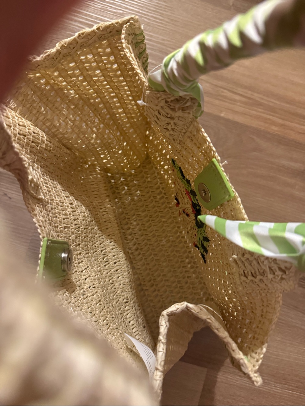 Straw Tote Bag with Strawberry Appliqué - Natural and Red - Picture 9 of 9